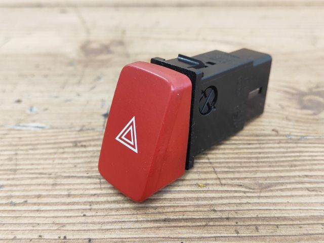 bontott HYUNDAI TUCSON Vészvillogó Kapcsoló