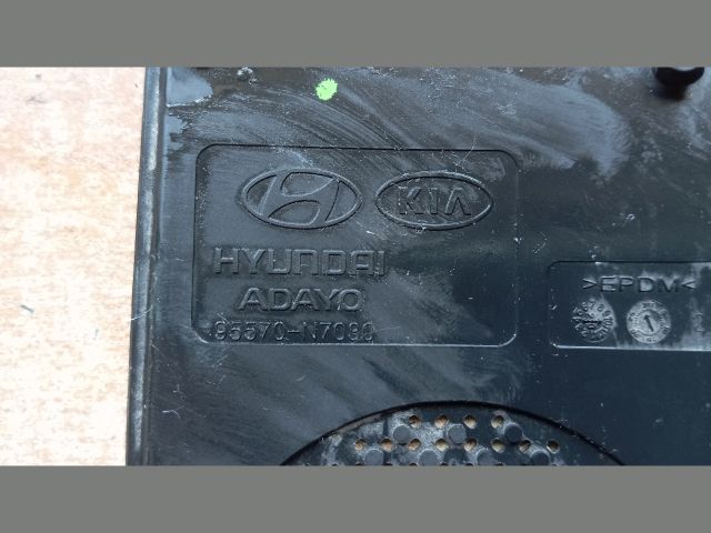 bontott HYUNDAI TUCSON Vezeték Nélküli Telefontöltő