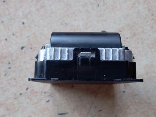 bontott HYUNDAI TUCSON Vezeték Nélküli Telefontöltő