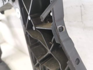 bontott HYUNDAI TUCSON Vízhűtő Radiátor Tartó