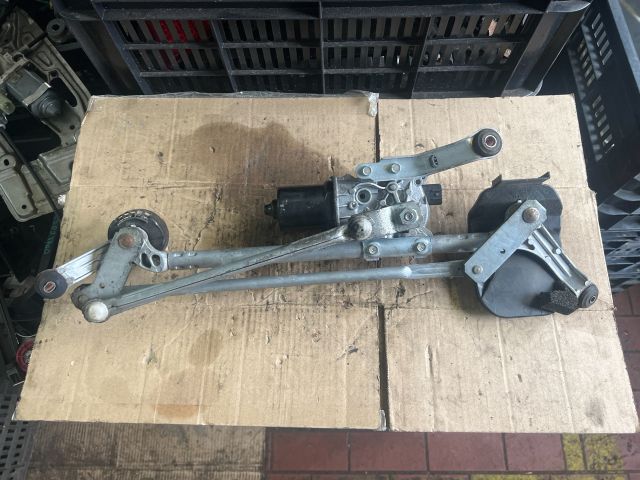 bontott INFINITI Q50 Első Ablaktörlő Szerkezet Motorral