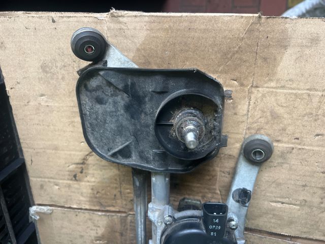 bontott INFINITI Q50 Első Ablaktörlő Szerkezet Motorral