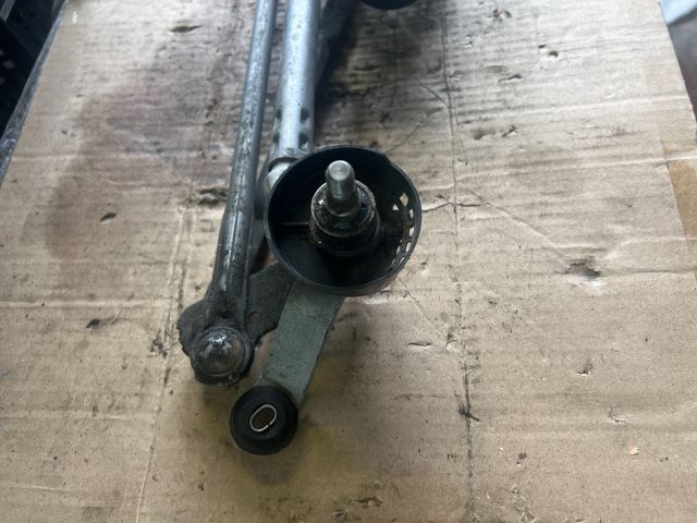 bontott INFINITI Q50 Első Ablaktörlő Szerkezet Motorral