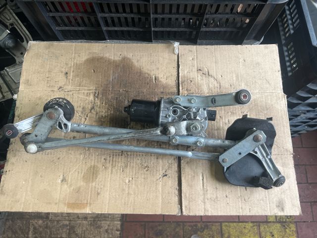 bontott INFINITI Q50 Első Ablaktörlő Szerkezet Motorral