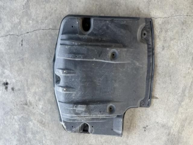 bontott INFINITI Q70 Alsó Motorburkolat