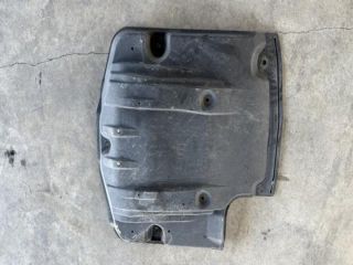 bontott INFINITI Q70 Alsó Motorburkolat