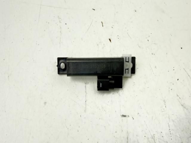 bontott INFINITI Q70 Antenna Erősítő