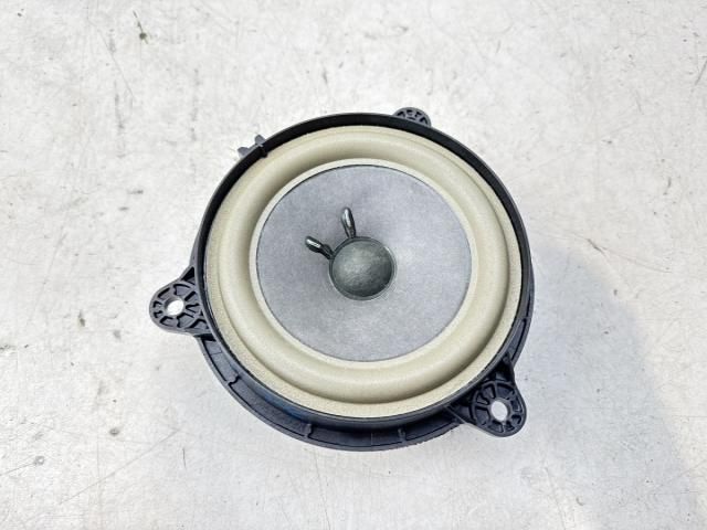 bontott INFINITI Q70 Bal hátsó Hangszóró