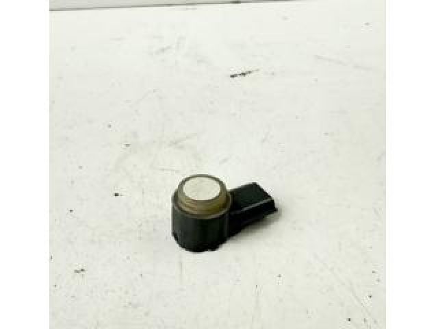 bontott INFINITI Q70 Első Tolatóradar Fej