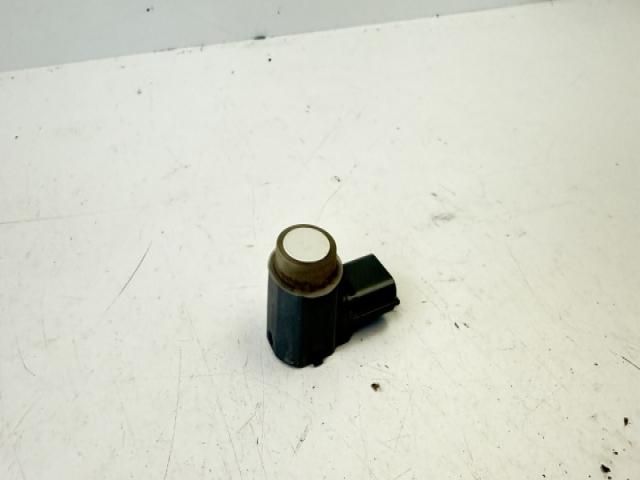 bontott INFINITI Q70 Hátsó Tolatóradar Fej