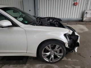 bontott INFINITI Q70 Végfok