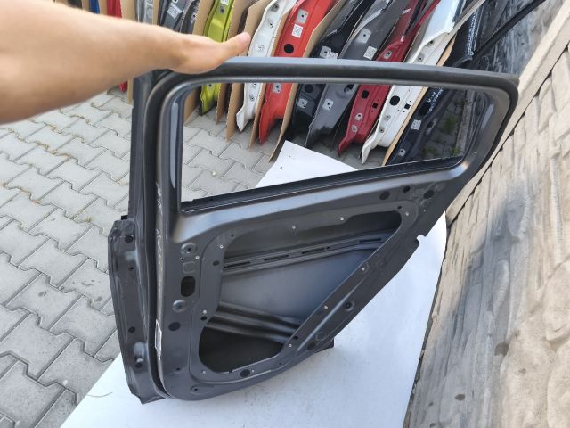 bontott INFINITI QX30 Jobb hátsó Ajtó (Üres lemez)