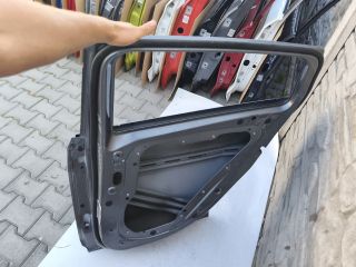 bontott INFINITI QX30 Jobb hátsó Ajtó (Üres lemez)