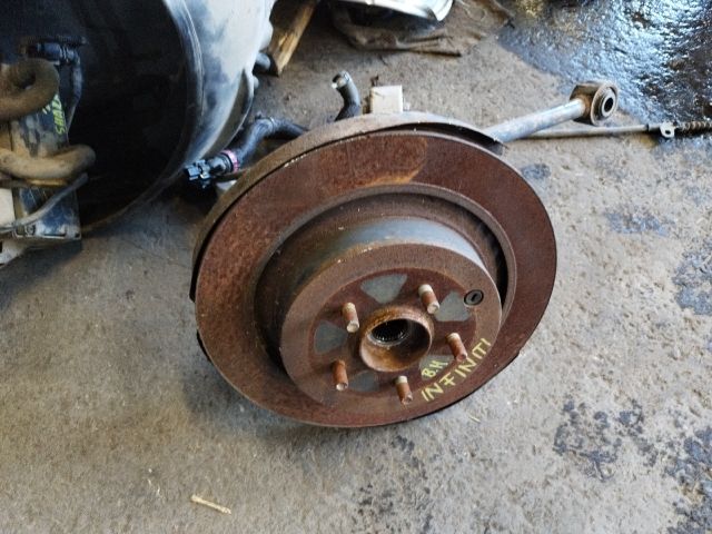 bontott INFINITI QX70 Bal hátsó Kerékagy