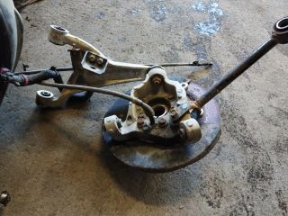 bontott INFINITI QX70 Bal hátsó Kerékagy