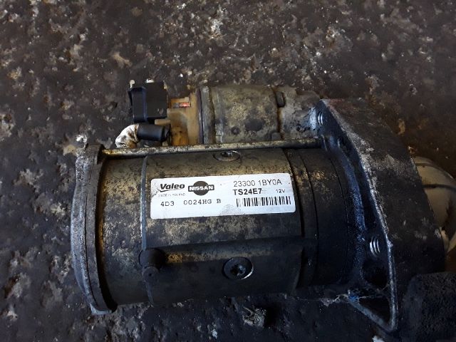 bontott INFINITI QX70 Önindító