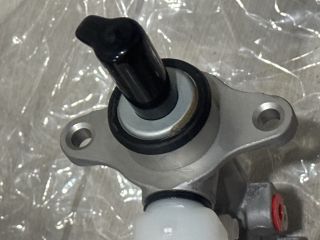 bontott ISUZU D-MAX Főfékhenger