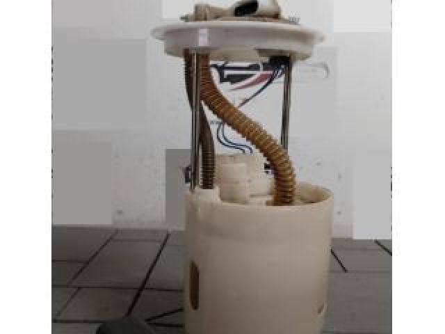 bontott ISUZU D-MAX Üzemanyag Szivattyú