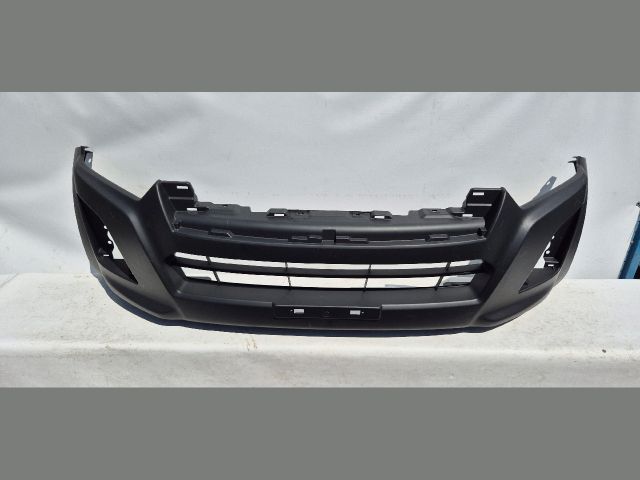 bontott ISUZU D-MAX Első Lökhárító (Üresen)