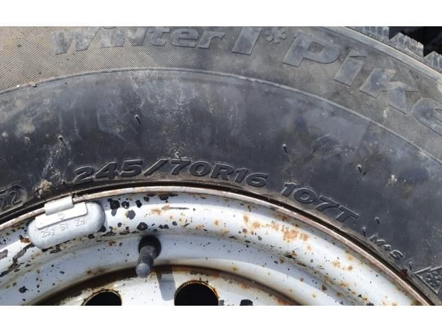 bontott ISUZU D-MAX Pótkerék