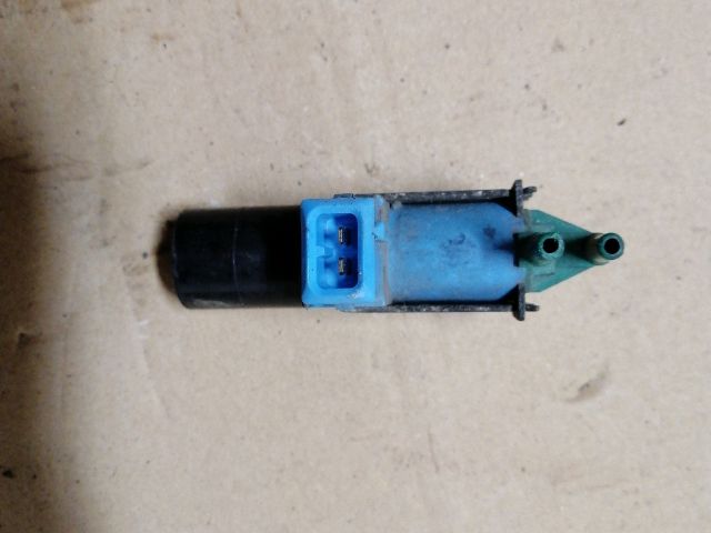 bontott ISUZU TROOPER Biztosítéktábla Motortér