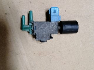 bontott ISUZU TROOPER Biztosítéktábla Motortér