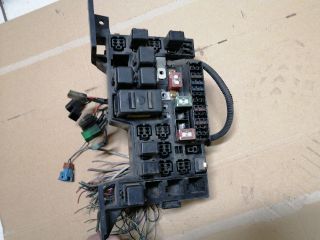 bontott ISUZU TROOPER Biztosítéktábla Motortér