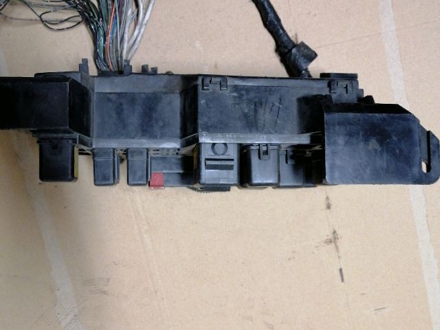 bontott ISUZU TROOPER Biztosítéktábla Motortér