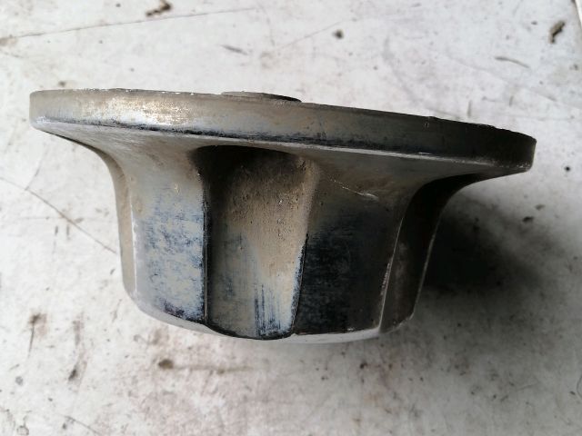 bontott ISUZU TROOPER Felniközép (1 db)