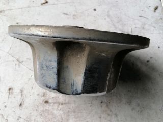 bontott ISUZU TROOPER Felniközép (1 db)