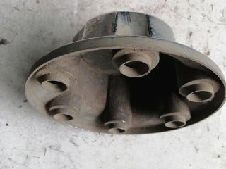 bontott ISUZU TROOPER Felniközép (1 db)