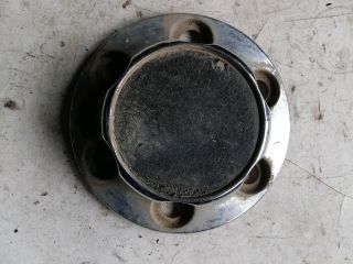 bontott ISUZU TROOPER Felniközép (1 db)