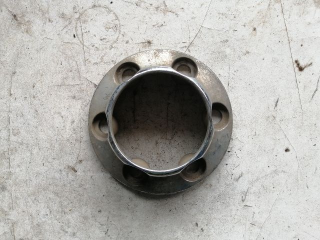 bontott ISUZU TROOPER Felniközép (1 db)