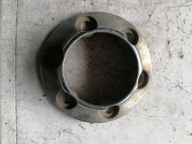 bontott ISUZU TROOPER Felniközép (1 db)