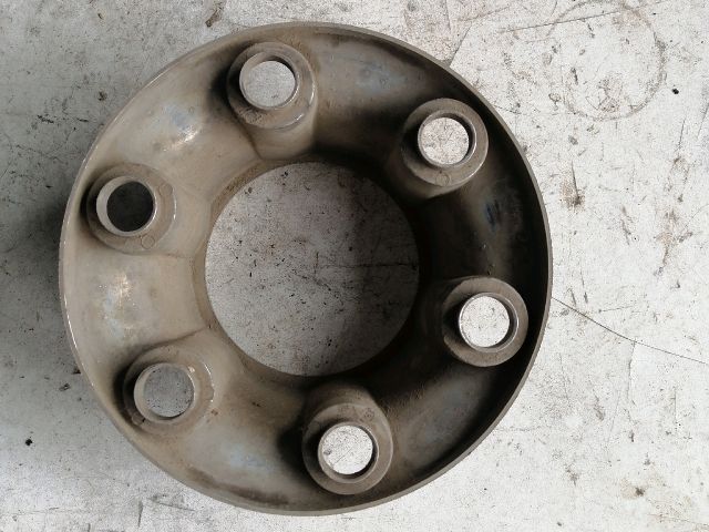 bontott ISUZU TROOPER Felniközép (1 db)