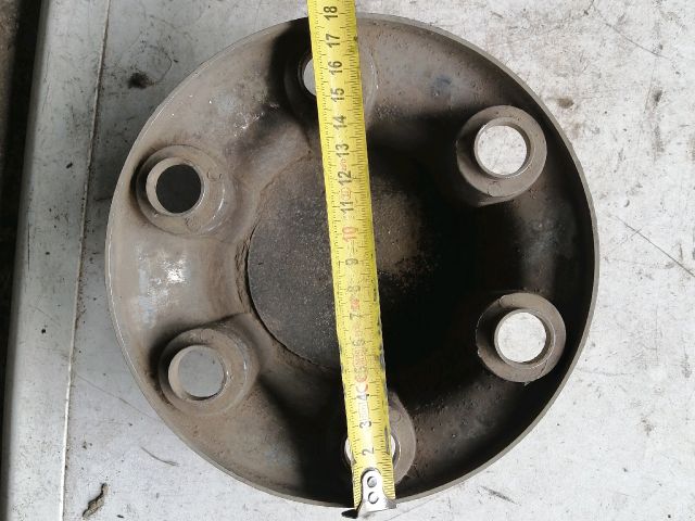 bontott ISUZU TROOPER Felniközép (1 db)