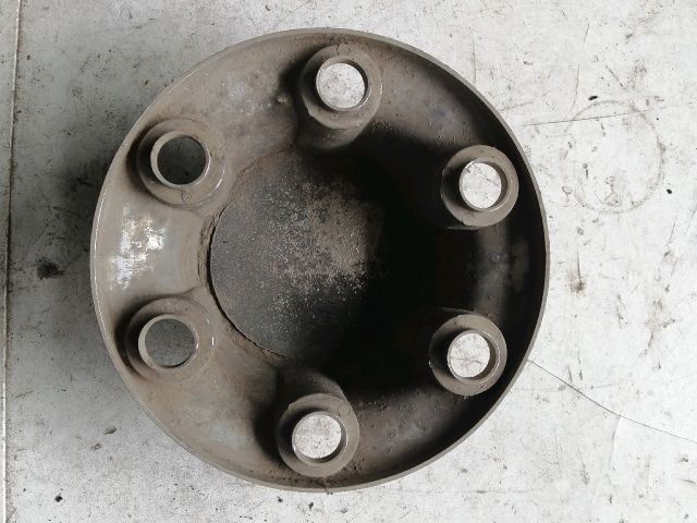 bontott ISUZU TROOPER Felniközép (1 db)