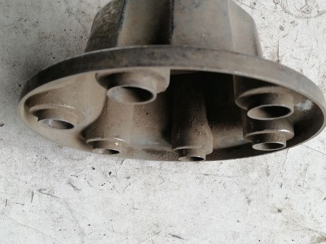 bontott ISUZU TROOPER Felniközép (1 db)