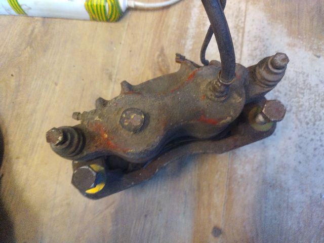 bontott IVECO DAILY Bal hátsó Féknyereg Munkahengerrel