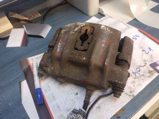 bontott IVECO DAILY Bal hátsó Féknyereg Munkahengerrel