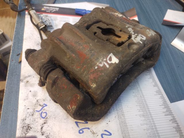 bontott IVECO DAILY Bal hátsó Féknyereg Munkahengerrel