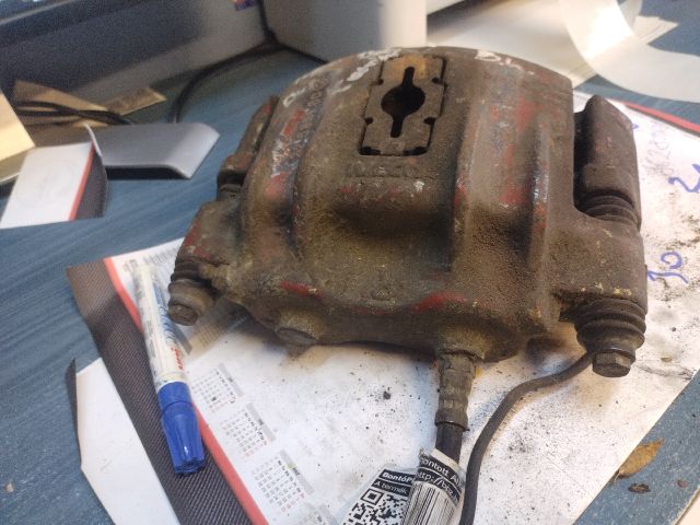 bontott IVECO DAILY Bal hátsó Féknyereg Munkahengerrel