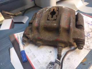 bontott IVECO DAILY Bal hátsó Féknyereg Munkahengerrel