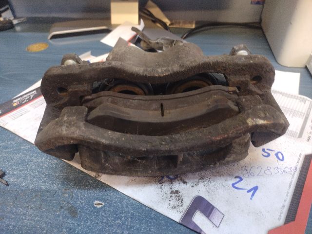 bontott IVECO DAILY Bal hátsó Féknyereg Munkahengerrel