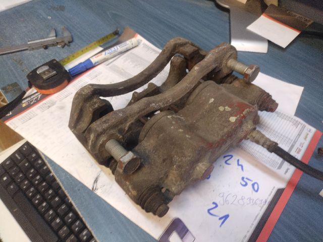 bontott IVECO DAILY Jobb hátsó Féknyereg Munkahengerrel