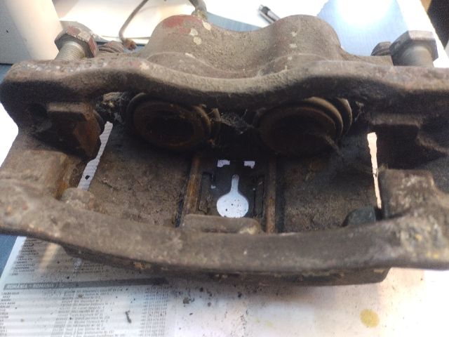 bontott IVECO DAILY Jobb hátsó Féknyereg Munkahengerrel