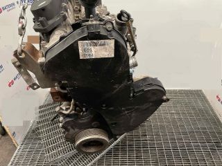 bontott IVECO DAILY Motor (Fűzött blokk hengerfejjel)