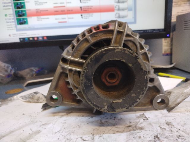 bontott IVECO DAILY Generátor