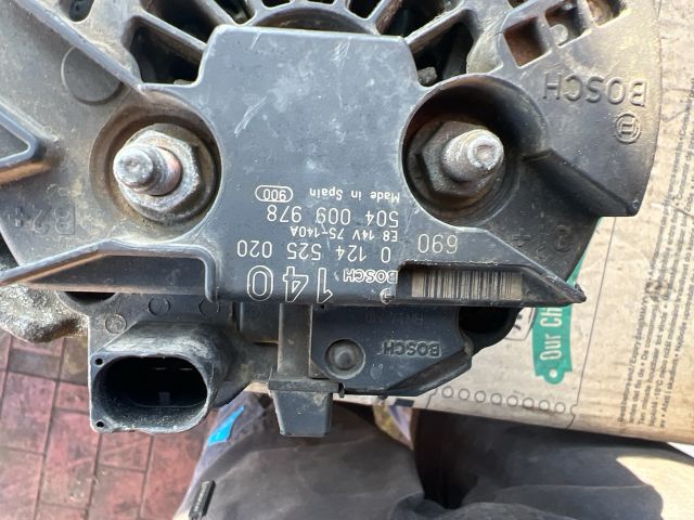 bontott IVECO DAILY Generátor