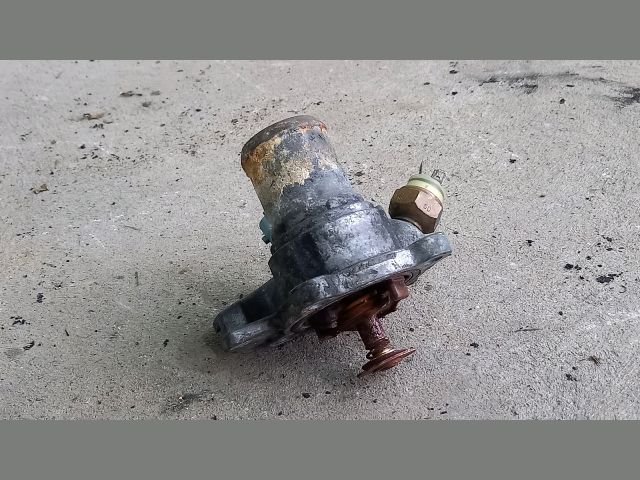 bontott IVECO DAILY Termosztátház